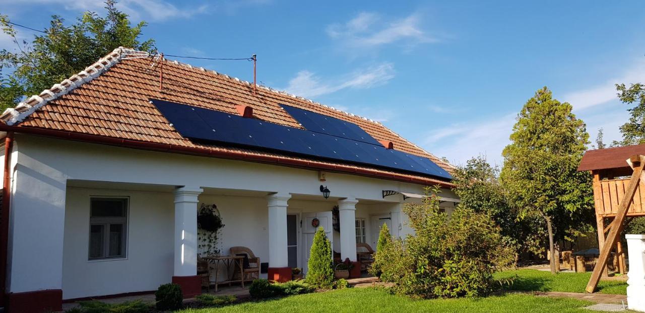 Harmonia Paraszthaz Es Apartman Poroszló Exterior foto