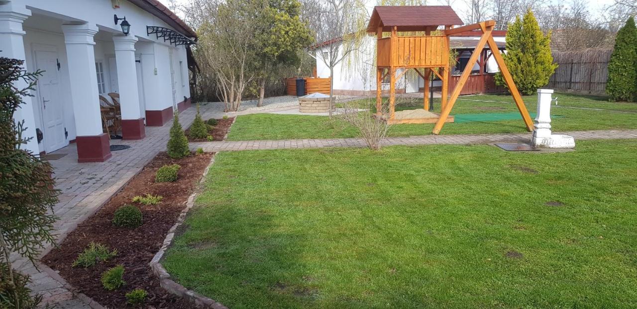 Harmonia Paraszthaz Es Apartman Poroszló Exterior foto